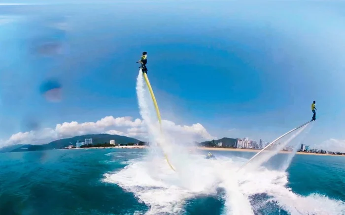 Flyboard는 방문객의 숙련도와 유연성을 요구합니다 (출처: VTV 신문)