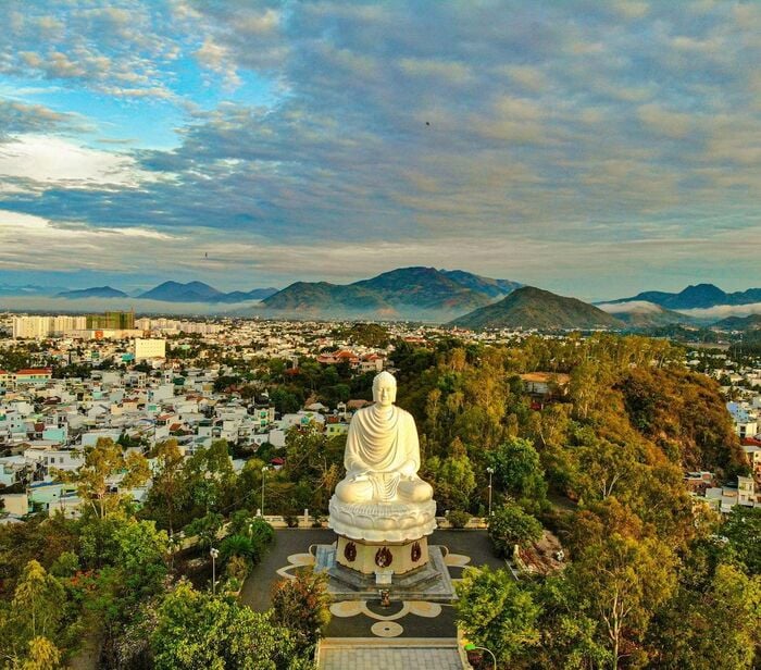 롱손사(Long Son Pagoda Nha Trang) (출처: 수집)